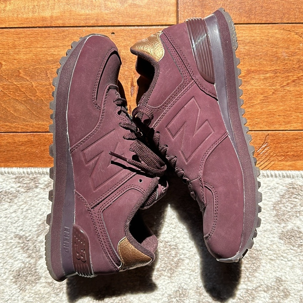 Women’s New Balance 574 - maroon with gold accents - rarely worn!